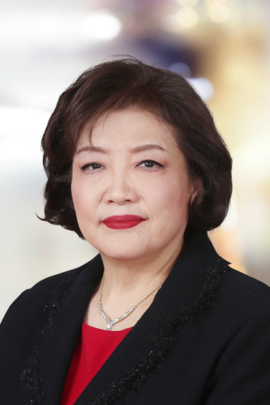 Portrait of Kimberly Hahn, REALTOR®.